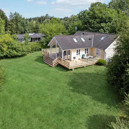 Three-bedroom In Højby