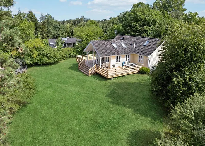 Three-bedroom In Højby